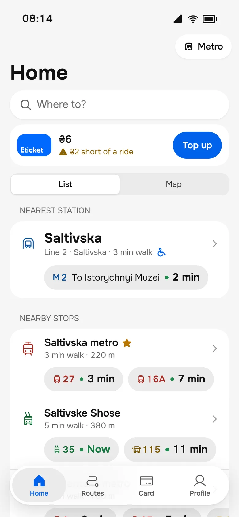 Startseite: die nächste Metro-Station und Haltestellen in der Nähe, jeweils mit Live-Abfahrten